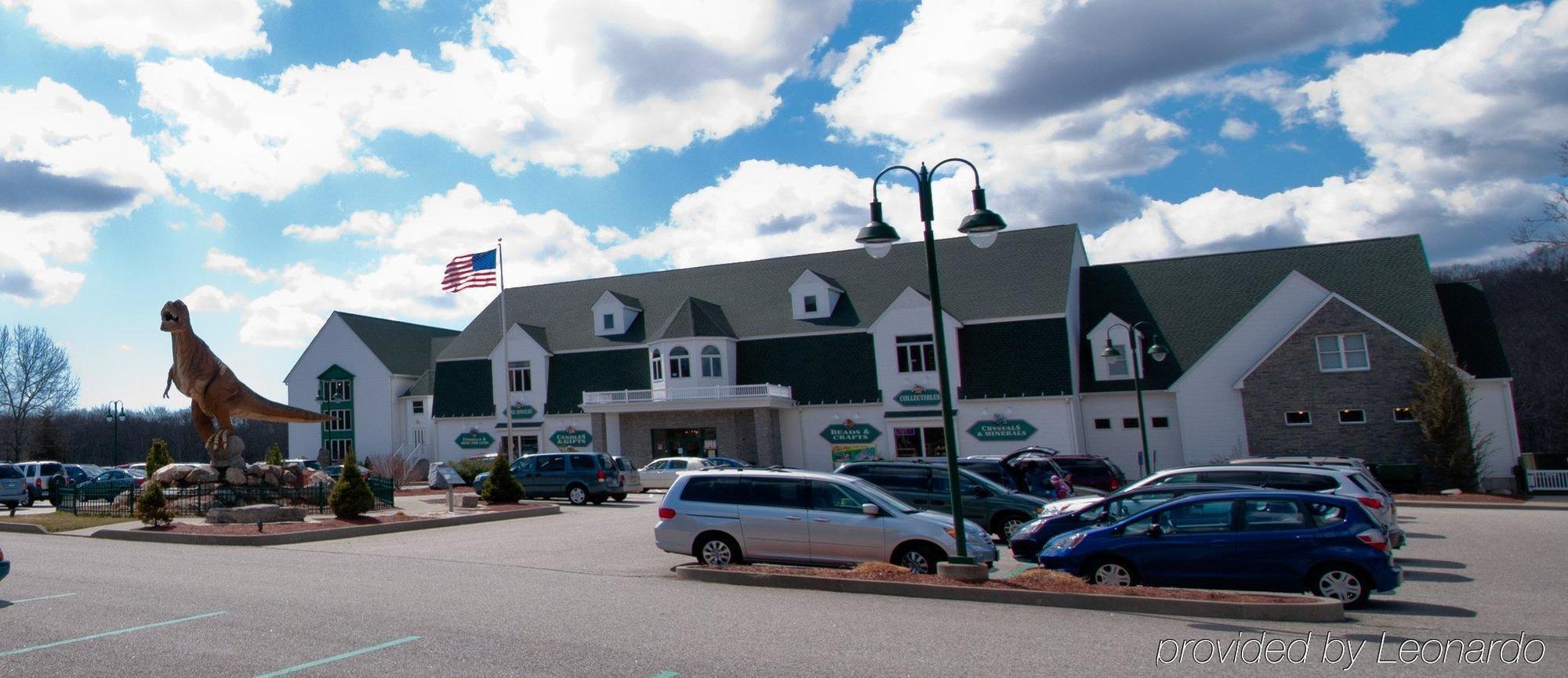 Hilton Mystic Hotel Exterior foto