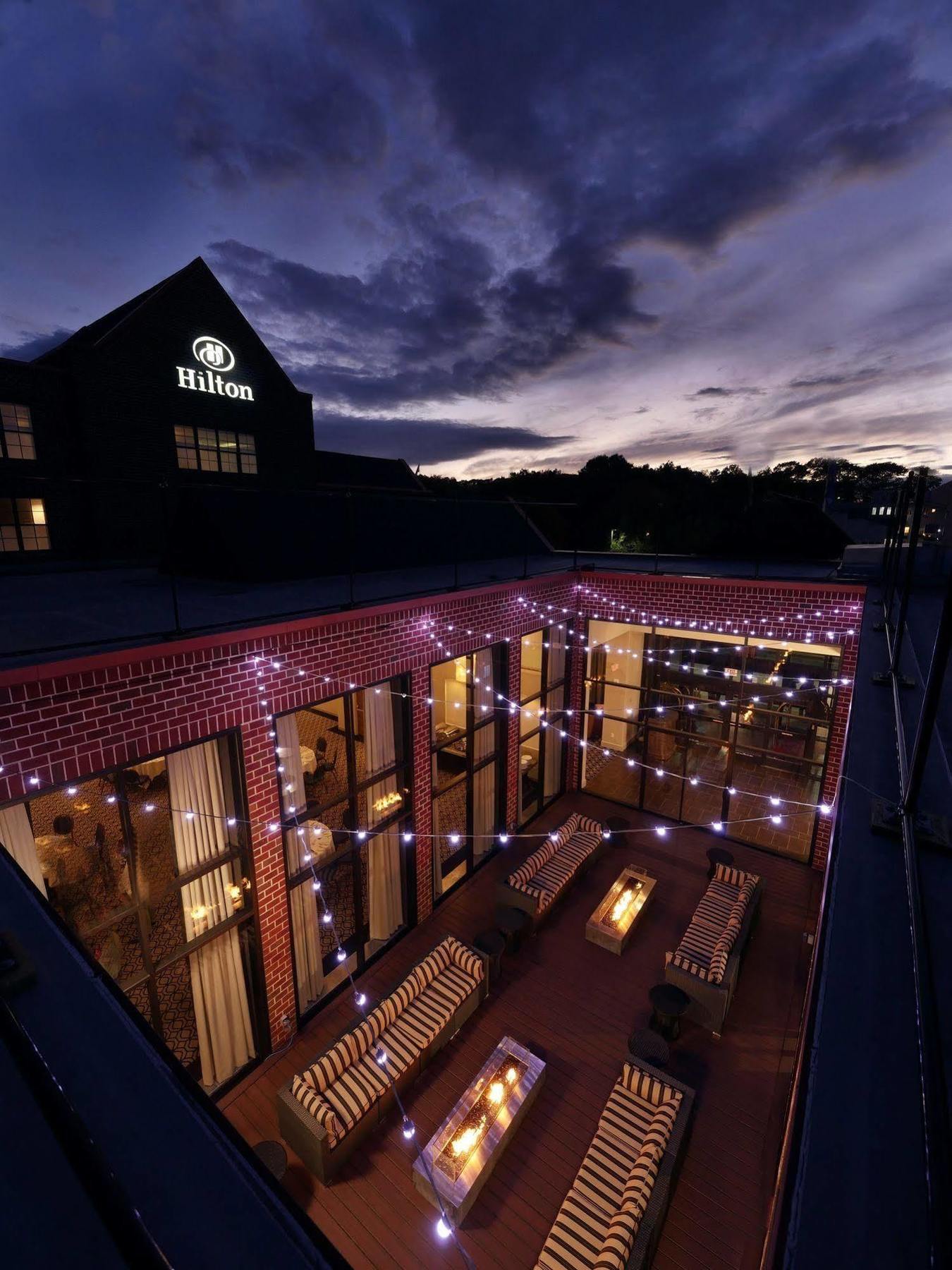 Hilton Mystic Hotel Exterior foto